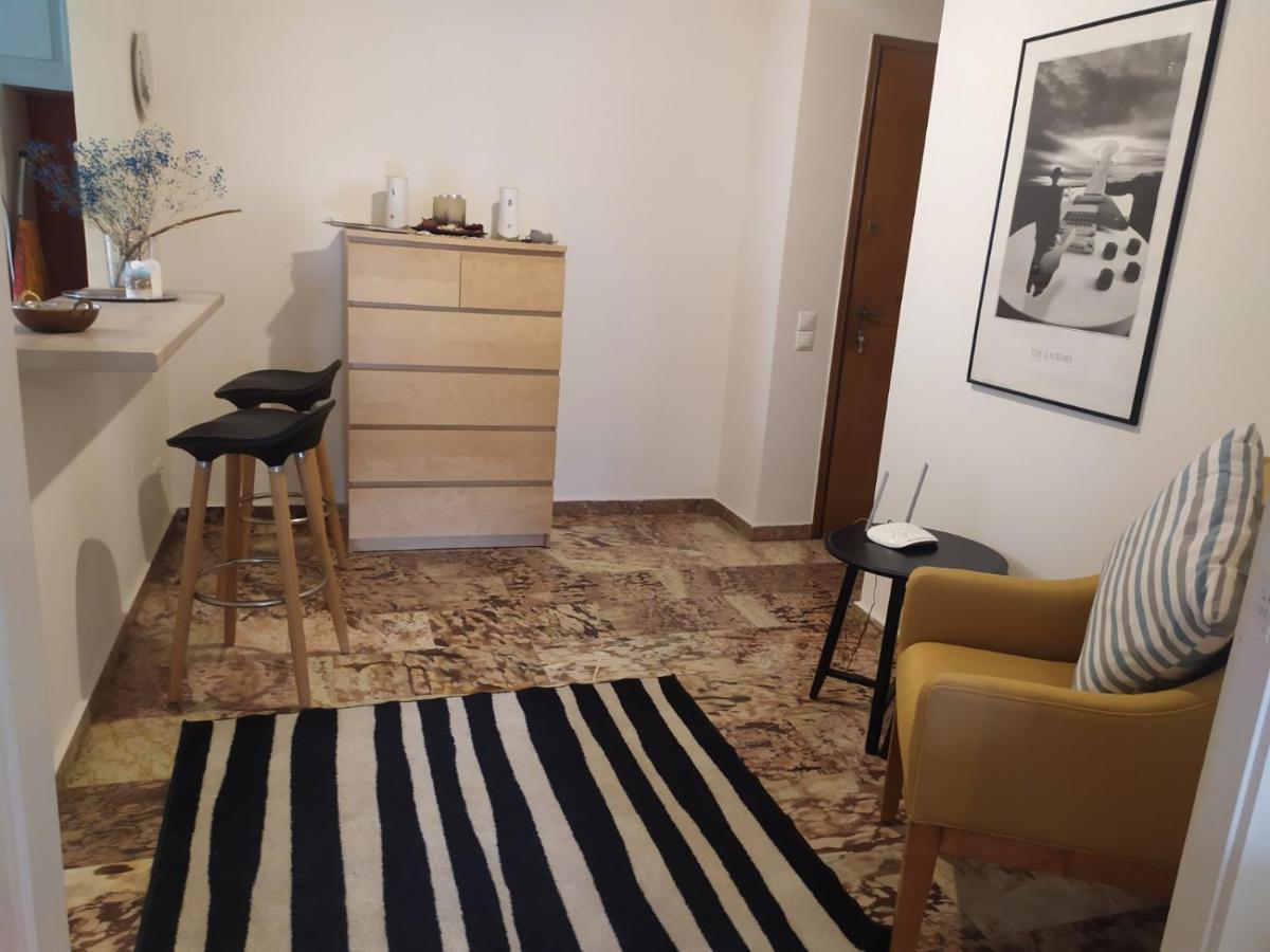 Maria'S Cozy Apartment In Palaio Faliro Афины Экстерьер фото